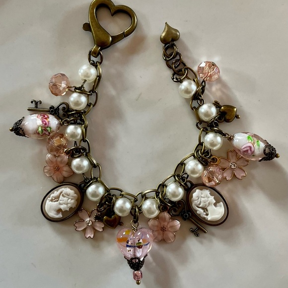 Victorian Inspired Cameo Charm Bracelet VTG Pink Blush Venetian Lampwork Beads - Picture 14 of 16